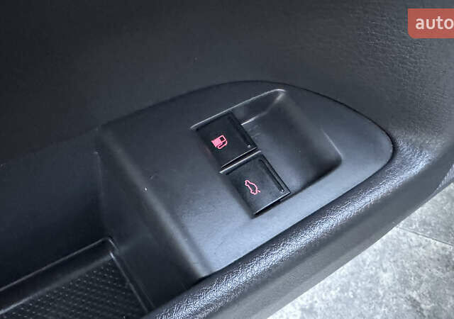 Чорний Фольксваген Туарег, об'ємом двигуна 2.5 л та пробігом 176 тис. км за 9950 $, фото 39 на Automoto.ua