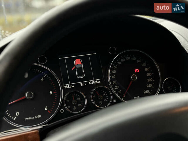 Черный Фольксваген Туарег, объемом двигателя 2.97 л и пробегом 421 тыс. км за 8000 $, фото 7 на Automoto.ua