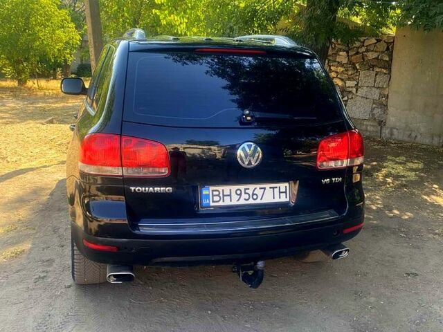 Черный Фольксваген Туарег, объемом двигателя 3 л и пробегом 380 тыс. км за 8200 $, фото 2 на Automoto.ua