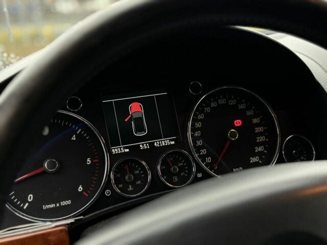 Черный Фольксваген Туарег, объемом двигателя 3 л и пробегом 420 тыс. км за 8000 $, фото 6 на Automoto.ua