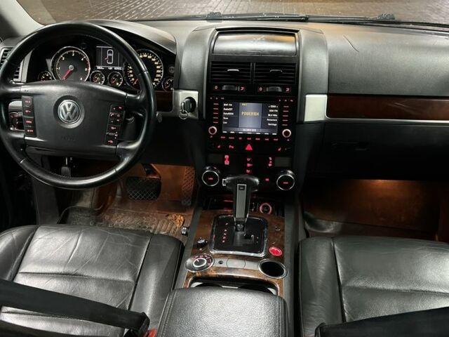 Чорний Фольксваген Туарег, об'ємом двигуна 3 л та пробігом 450 тис. км за 4950 $, фото 10 на Automoto.ua