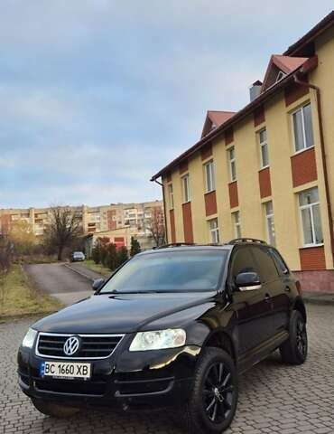 Черный Фольксваген Туарег, объемом двигателя 2.97 л и пробегом 343 тыс. км за 10000 $, фото 3 на Automoto.ua