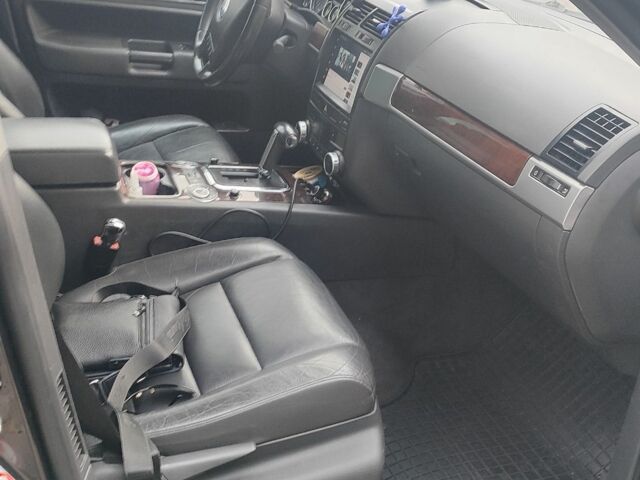 Чорний Фольксваген Туарег, об'ємом двигуна 2.5 л та пробігом 300 тис. км за 5500 $, фото 2 на Automoto.ua