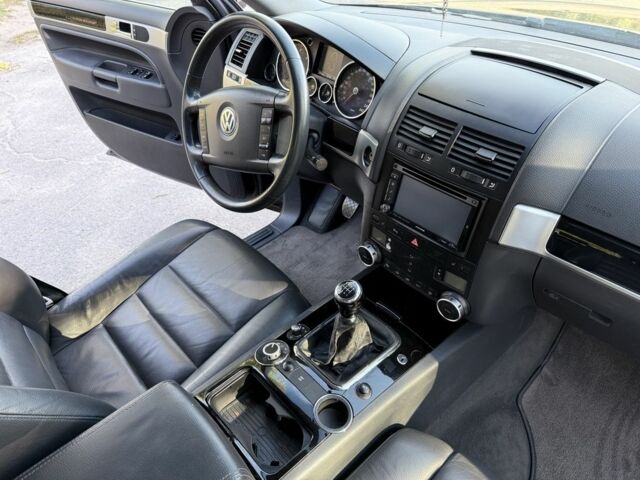 Черный Фольксваген Туарег, объемом двигателя 2.5 л и пробегом 232 тыс. км за 5950 $, фото 19 на Automoto.ua