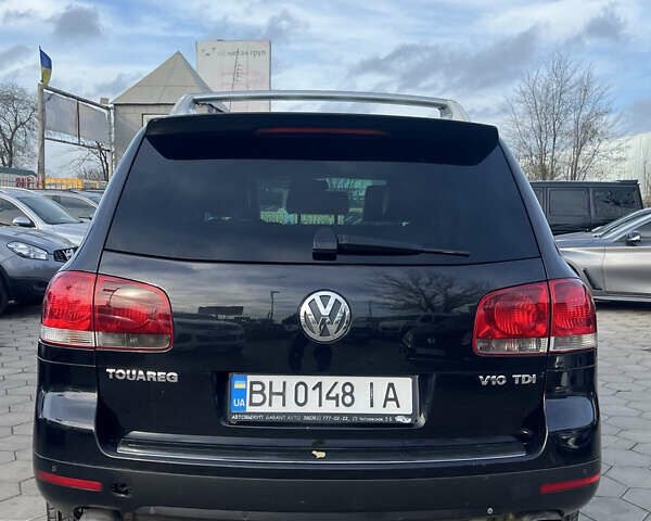 Черный Фольксваген Туарег, объемом двигателя 4.92 л и пробегом 350 тыс. км за 6500 $, фото 5 на Automoto.ua