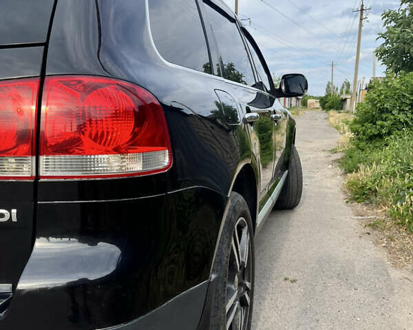 Чорний Фольксваген Туарег, об'ємом двигуна 3 л та пробігом 230 тис. км за 14000 $, фото 8 на Automoto.ua