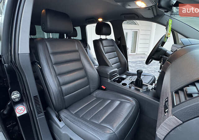 Чорний Фольксваген Туарег, об'ємом двигуна 2.5 л та пробігом 176 тис. км за 9950 $, фото 18 на Automoto.ua