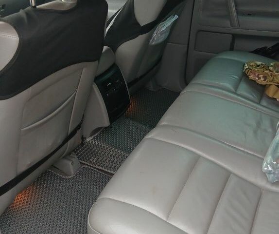 Черный Фольксваген Туарег, объемом двигателя 2.5 л и пробегом 317 тыс. км за 5000 $, фото 5 на Automoto.ua