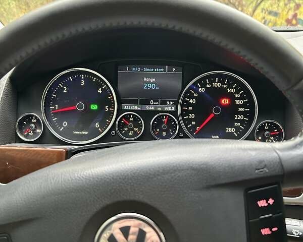 Черный Фольксваген Туарег, объемом двигателя 3 л и пробегом 330 тыс. км за 6800 $, фото 9 на Automoto.ua