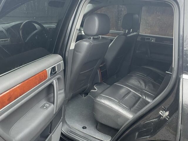 Чорний Фольксваген Туарег, об'ємом двигуна 2.5 л та пробігом 351 тис. км за 10000 $, фото 12 на Automoto.ua