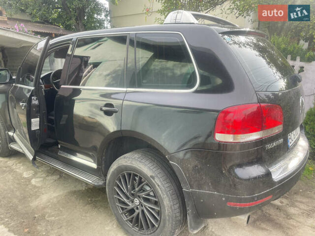 Черный Фольксваген Туарег, объемом двигателя 2.46 л и пробегом 330 тыс. км за 10500 $, фото 8 на Automoto.ua