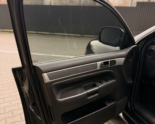 Черный Фольксваген Туарег, объемом двигателя 4.9 л и пробегом 340 тыс. км за 6900 $, фото 46 на Automoto.ua