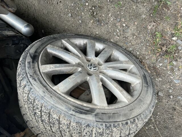 Чорний Фольксваген Туарег, об'ємом двигуна 3 л та пробігом 127 тис. км за 1599 $, фото 6 на Automoto.ua