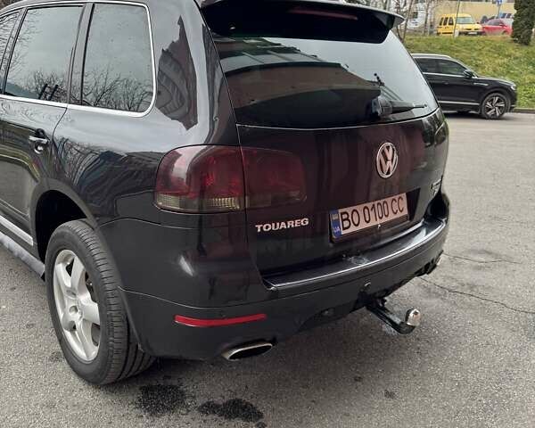 Чорний Фольксваген Туарег, об'ємом двигуна 4.92 л та пробігом 340 тис. км за 6500 $, фото 7 на Automoto.ua