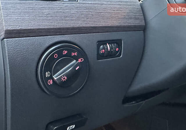 Чорний Фольксваген Туарег, об'ємом двигуна 2.5 л та пробігом 176 тис. км за 9950 $, фото 40 на Automoto.ua