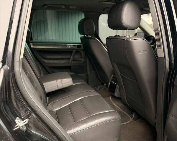 Черный Фольксваген Туарег, объемом двигателя 4.9 л и пробегом 340 тыс. км за 6900 $, фото 64 на Automoto.ua