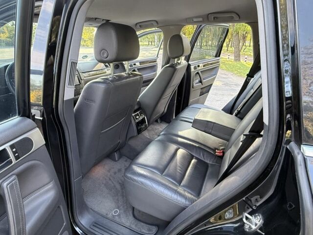 Черный Фольксваген Туарег, объемом двигателя 2.5 л и пробегом 232 тыс. км за 5950 $, фото 15 на Automoto.ua