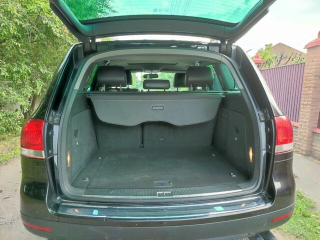 Черный Фольксваген Туарег, объемом двигателя 2.5 л и пробегом 332 тыс. км за 9500 $, фото 4 на Automoto.ua