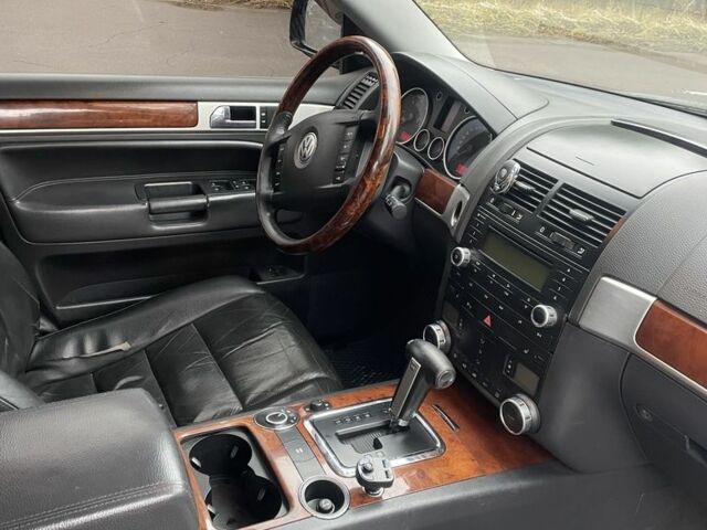 Чорний Фольксваген Туарег, об'ємом двигуна 2.5 л та пробігом 351 тис. км за 10000 $, фото 7 на Automoto.ua