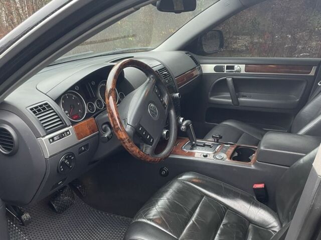 Чорний Фольксваген Туарег, об'ємом двигуна 2.5 л та пробігом 351 тис. км за 10000 $, фото 10 на Automoto.ua