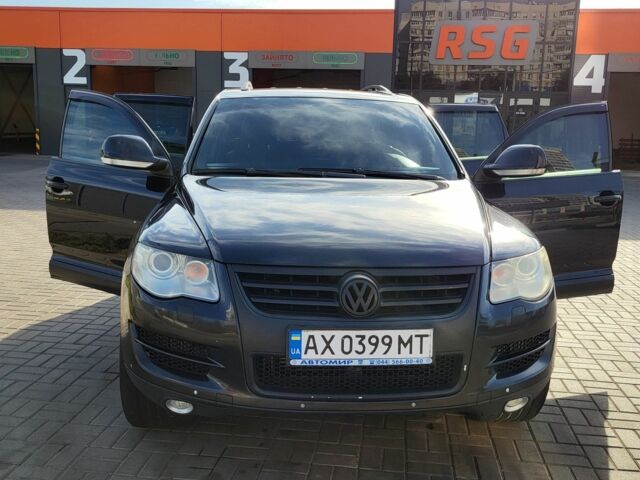 Черный Фольксваген Туарег, объемом двигателя 3 л и пробегом 270 тыс. км за 9500 $, фото 5 на Automoto.ua