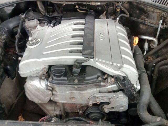 Черный Фольксваген Туарег, объемом двигателя 3.6 л и пробегом 339 тыс. км за 9400 $, фото 9 на Automoto.ua