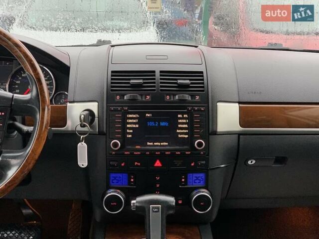 Черный Фольксваген Туарег, объемом двигателя 3 л и пробегом 351 тыс. км за 11999 $, фото 53 на Automoto.ua