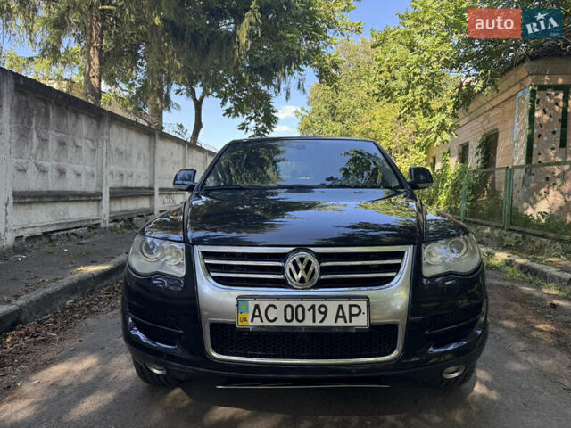 Чорний Фольксваген Туарег, об'ємом двигуна 2.97 л та пробігом 330 тис. км за 10500 $, фото 2 на Automoto.ua