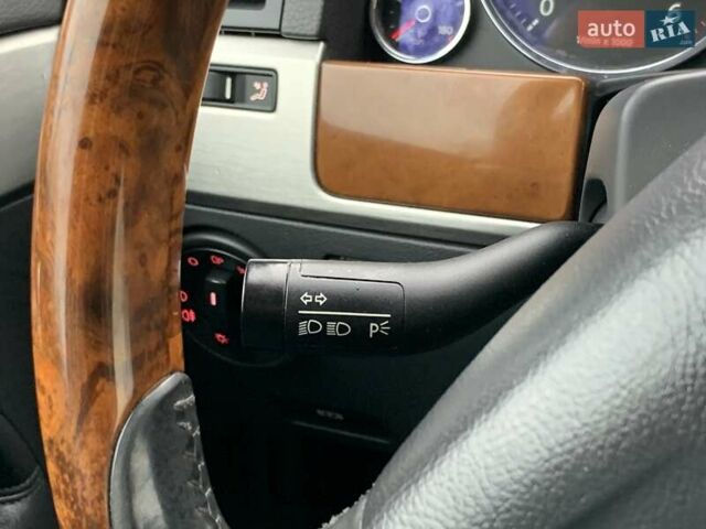 Черный Фольксваген Туарег, объемом двигателя 3 л и пробегом 351 тыс. км за 11999 $, фото 43 на Automoto.ua