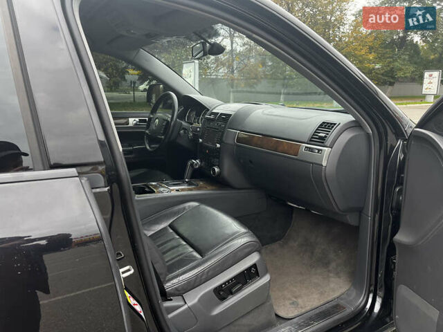 Черный Фольксваген Туарег, объемом двигателя 4.9 л и пробегом 252 тыс. км за 13800 $, фото 15 на Automoto.ua