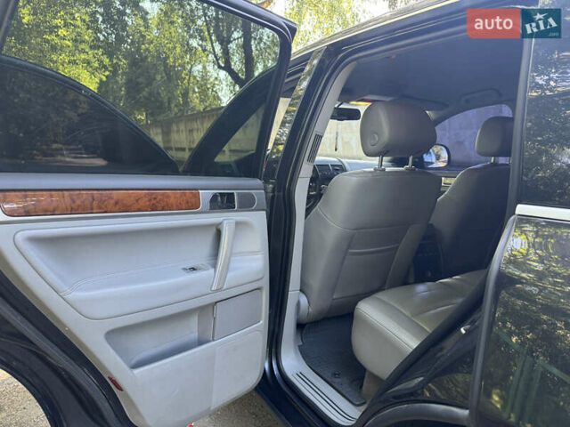 Чорний Фольксваген Туарег, об'ємом двигуна 2.97 л та пробігом 330 тис. км за 10500 $, фото 17 на Automoto.ua