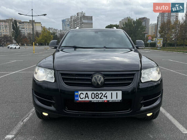 Черный Фольксваген Туарег, объемом двигателя 4.9 л и пробегом 252 тыс. км за 13800 $, фото 12 на Automoto.ua