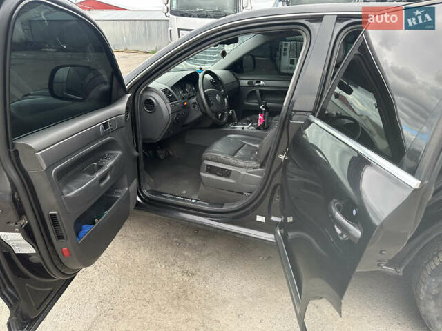 Черный Фольксваген Туарег, объемом двигателя 3 л и пробегом 320 тыс. км за 6300 $, фото 8 на Automoto.ua