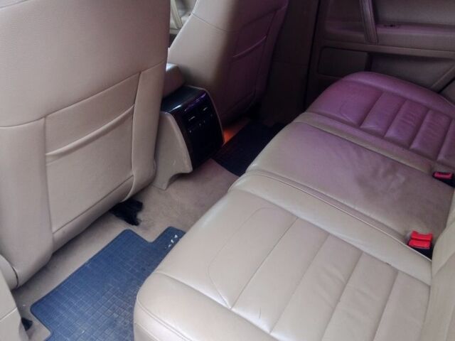 Черный Фольксваген Туарег, объемом двигателя 3.6 л и пробегом 339 тыс. км за 9400 $, фото 7 на Automoto.ua