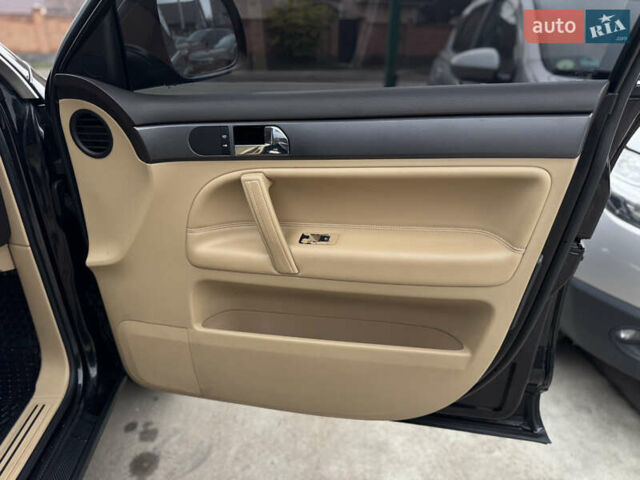 Черный Фольксваген Туарег, объемом двигателя 3 л и пробегом 333 тыс. км за 9950 $, фото 26 на Automoto.ua