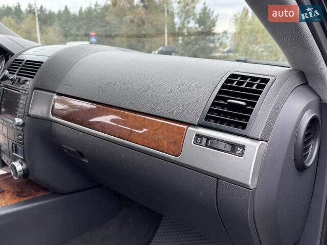 Черный Фольксваген Туарег, объемом двигателя 2.97 л и пробегом 294 тыс. км за 10508 $, фото 22 на Automoto.ua