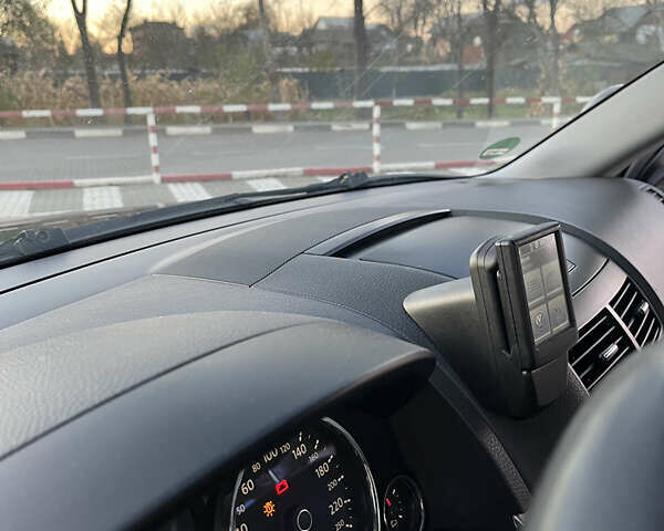 Черный Фольксваген Туарег, объемом двигателя 3 л и пробегом 230 тыс. км за 10200 $, фото 35 на Automoto.ua