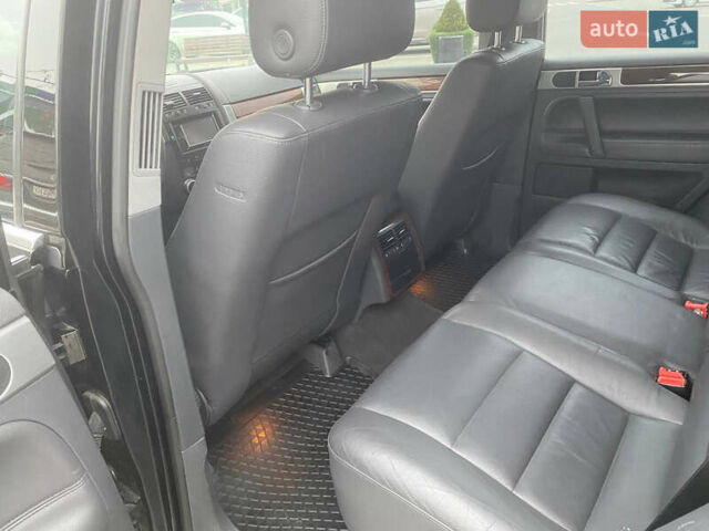 Черный Фольксваген Туарег, объемом двигателя 3 л и пробегом 273 тыс. км за 10500 $, фото 44 на Automoto.ua