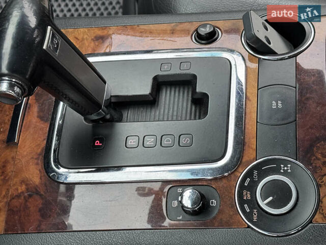 Черный Фольксваген Туарег, объемом двигателя 2.97 л и пробегом 294 тыс. км за 10508 $, фото 27 на Automoto.ua