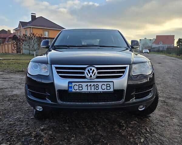 Черный Фольксваген Туарег, объемом двигателя 2.97 л и пробегом 296 тыс. км за 8800 $, фото 1 на Automoto.ua