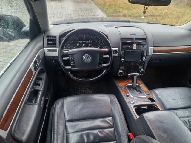 Чорний Фольксваген Туарег, об'ємом двигуна 3 л та пробігом 250 тис. км за 6648 $, фото 3 на Automoto.ua