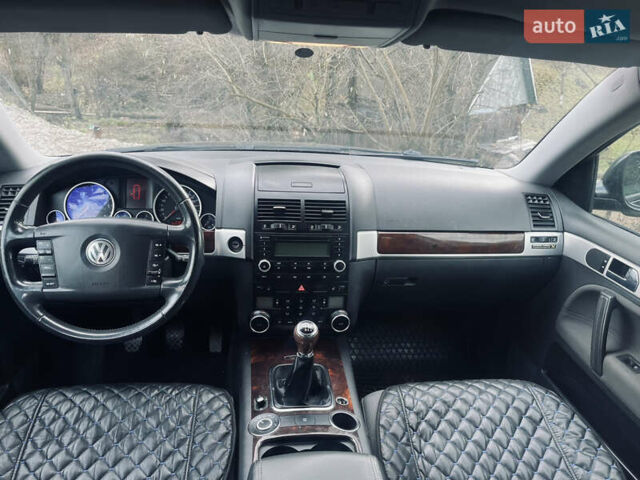 Черный Фольксваген Туарег, объемом двигателя 2.5 л и пробегом 272 тыс. км за 8699 $, фото 6 на Automoto.ua