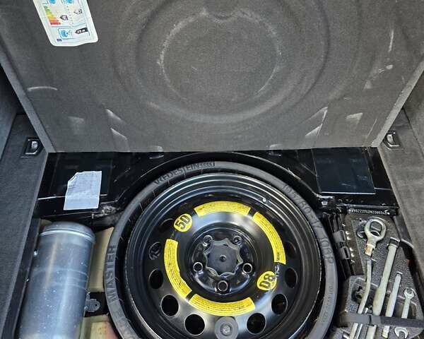 Черный Фольксваген Туарег, объемом двигателя 2.97 л и пробегом 296 тыс. км за 8800 $, фото 25 на Automoto.ua