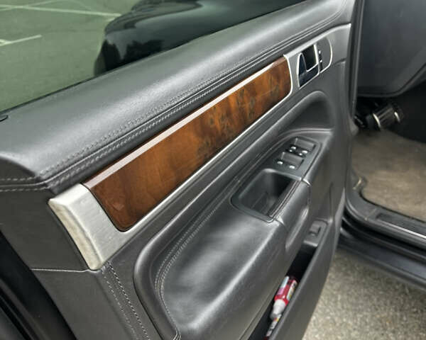 Черный Фольксваген Туарег, объемом двигателя 4.9 л и пробегом 252 тыс. км за 13800 $, фото 34 на Automoto.ua