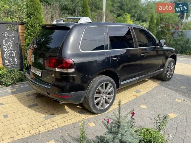 Черный Фольксваген Туарег, объемом двигателя 2.46 л и пробегом 450 тыс. км за 10000 $, фото 3 на Automoto.ua