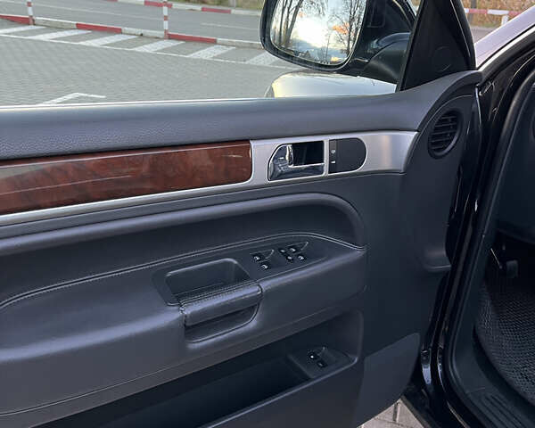 Черный Фольксваген Туарег, объемом двигателя 3 л и пробегом 230 тыс. км за 10200 $, фото 7 на Automoto.ua