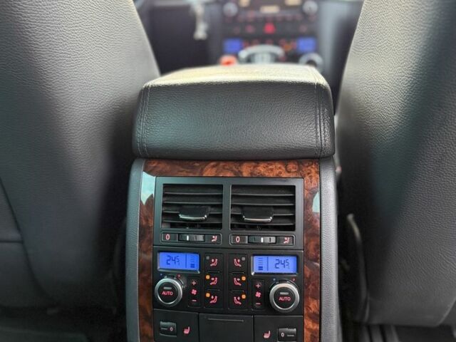 Чорний Фольксваген Туарег, об'ємом двигуна 3 л та пробігом 404 тис. км за 6500 $, фото 14 на Automoto.ua