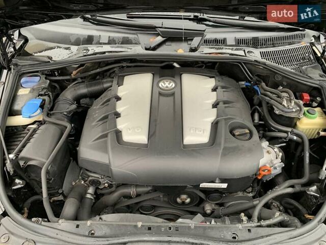 Черный Фольксваген Туарег, объемом двигателя 3 л и пробегом 351 тыс. км за 11999 $, фото 56 на Automoto.ua