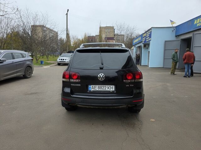 Чорний Фольксваген Туарег, об'ємом двигуна 3 л та пробігом 217 тис. км за 9000 $, фото 10 на Automoto.ua