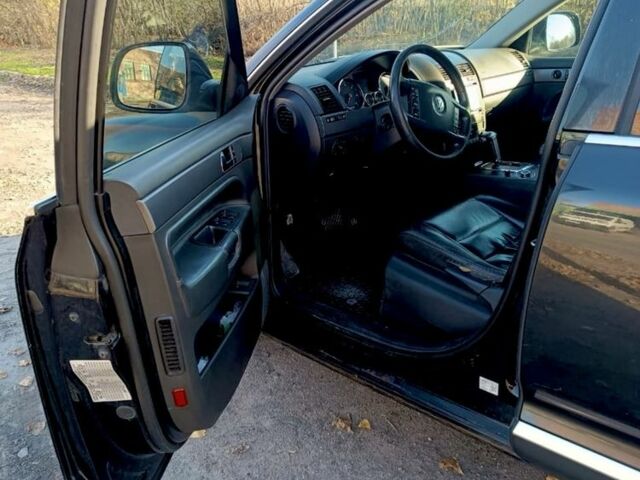 Черный Фольксваген Туарег, объемом двигателя 3 л и пробегом 332 тыс. км за 7048 $, фото 3 на Automoto.ua